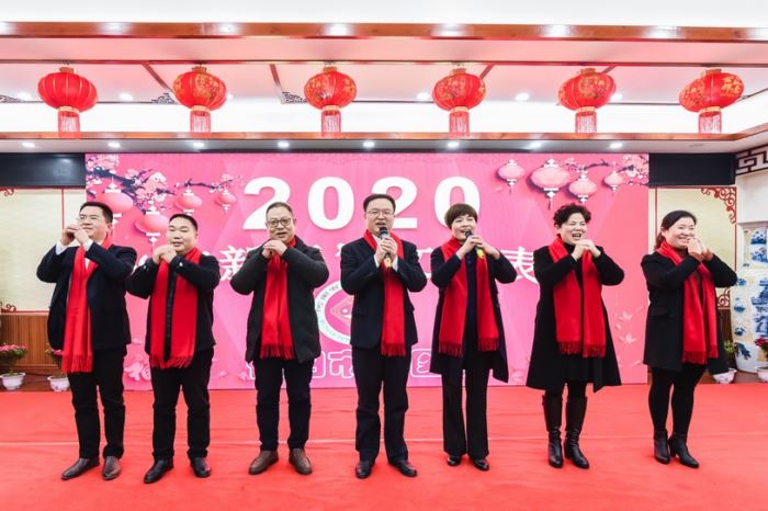 信陽(yáng)市中醫(yī)院舉辦2020年迎新春文藝匯演