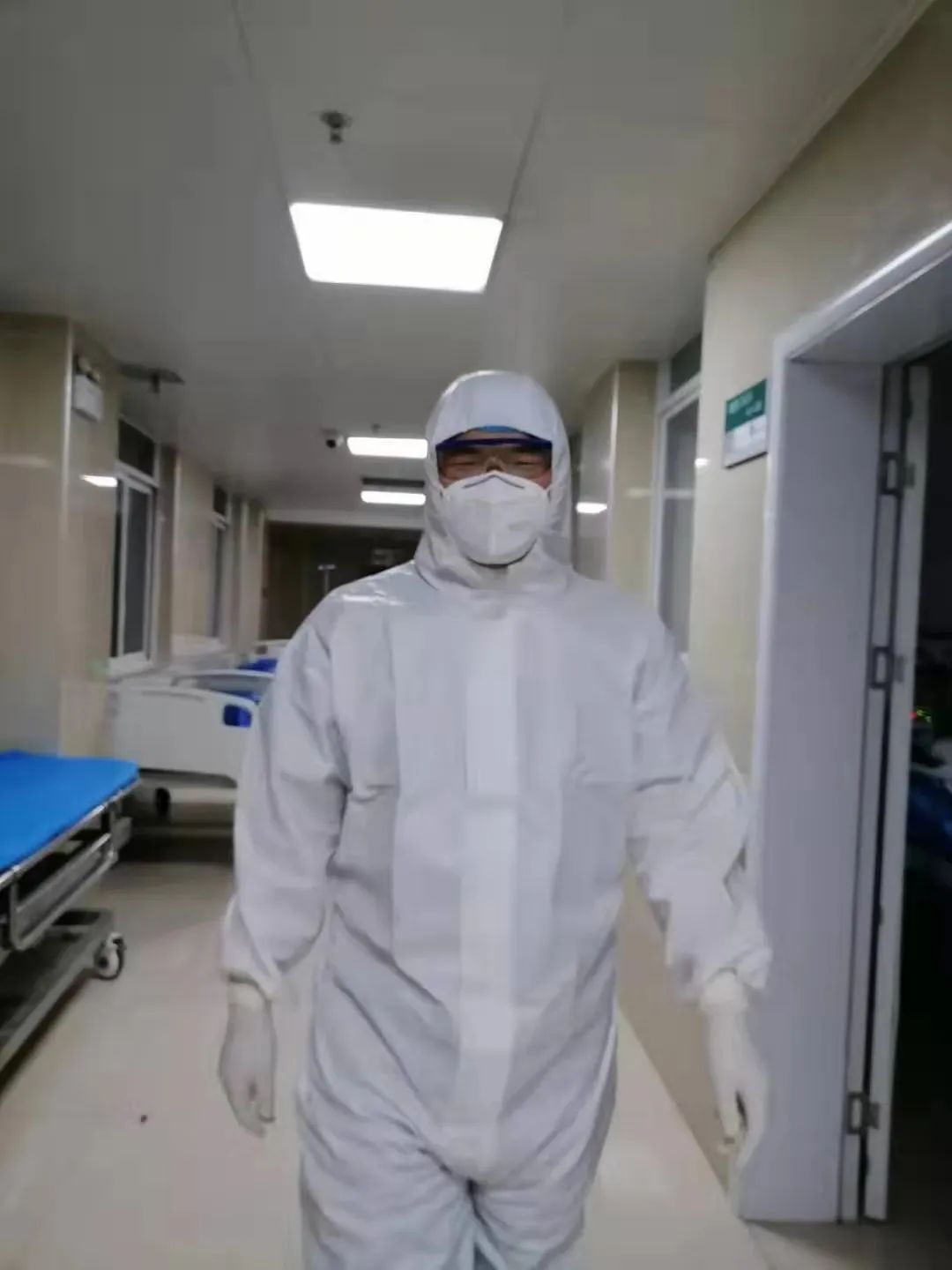 戰(zhàn)疫一線90后男護士：待到花開燕歸來 與你一起步入婚姻殿堂