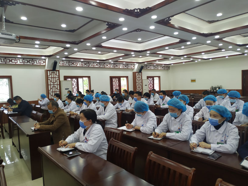 信陽市中醫(yī)院召開疫情防控與2020年重點工作部署會議