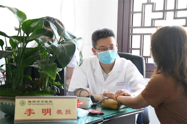 學黨史辦實事 大醫(yī)義診送健康--“一帶一路”創(chuàng)新驅(qū)動助力工程走進信陽市中醫(yī)院